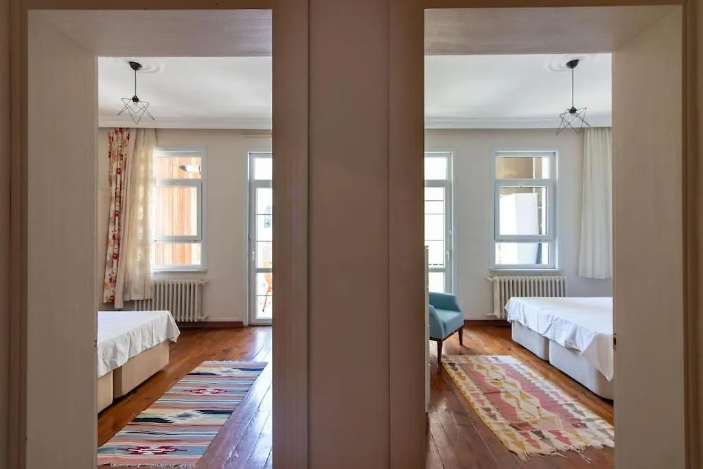 Appartement Authentic And Spacious 3Br Flat W Ac And Balcony Istanboel Turkije