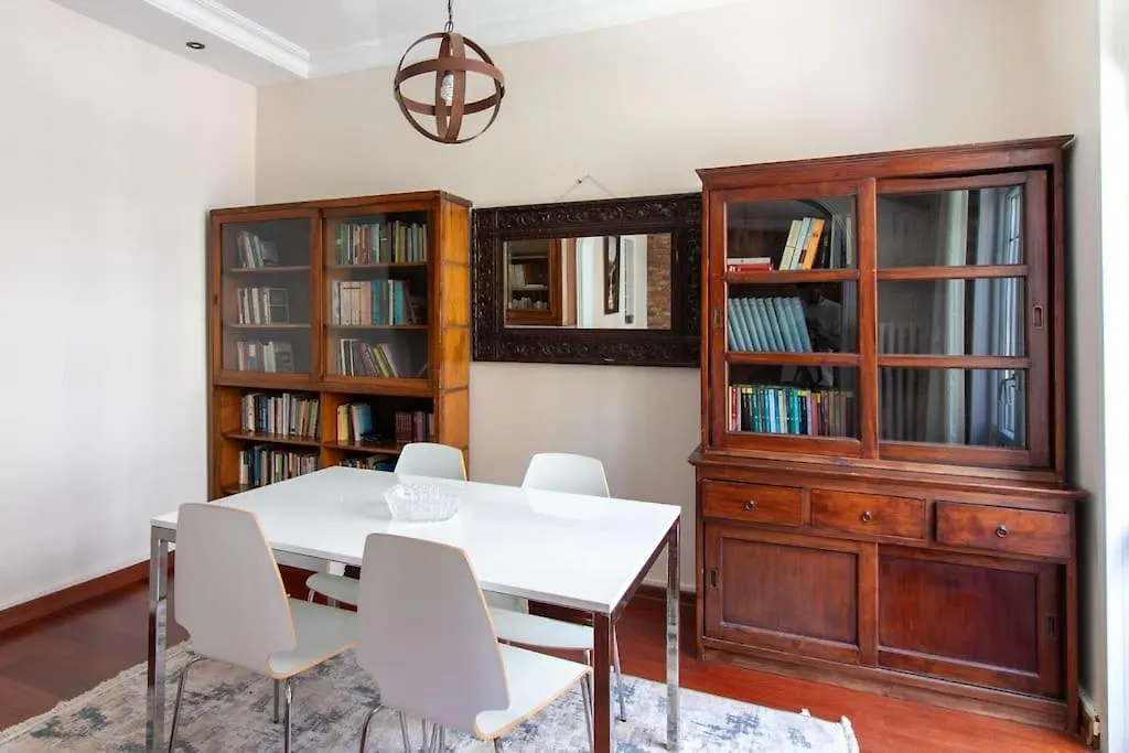 Authentic And Spacious 3Br Flat W Ac And Balcony Istanboel
