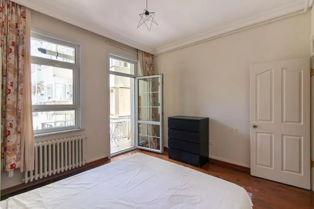 Authentic And Spacious 3Br Flat W Ac And Balcony Istanbul 0*,  Turkey