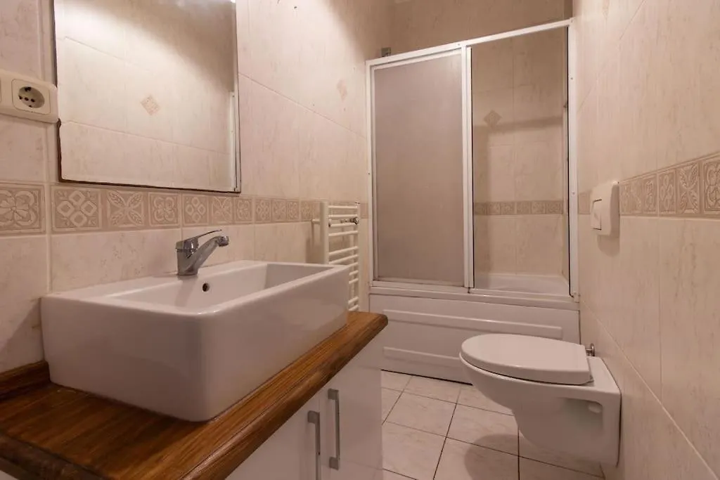 Apartment Authentic And Spacious 3Br Flat W Ac And Balcony Istanbul